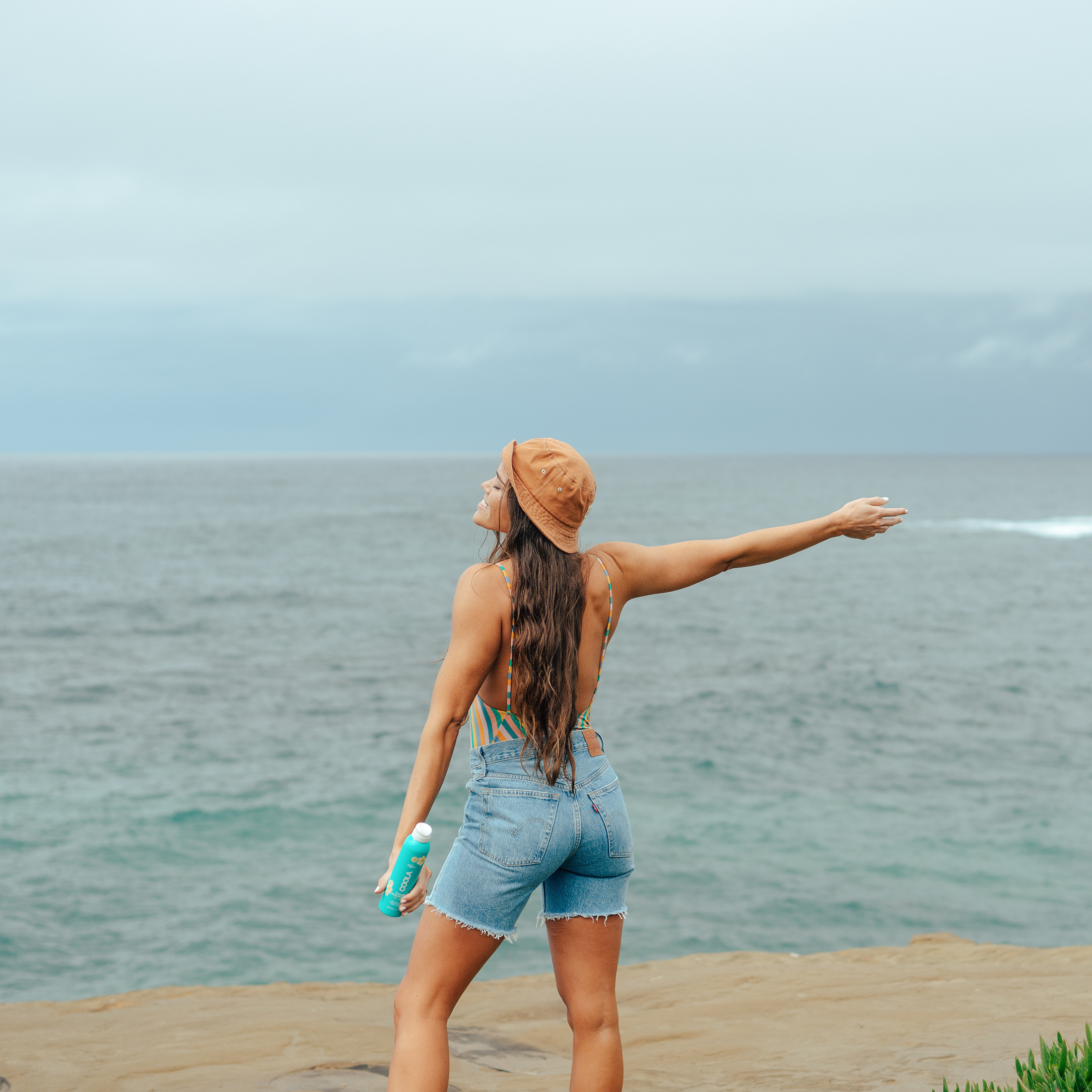 Coola Classic Body Spray Piña Colada SPF 30