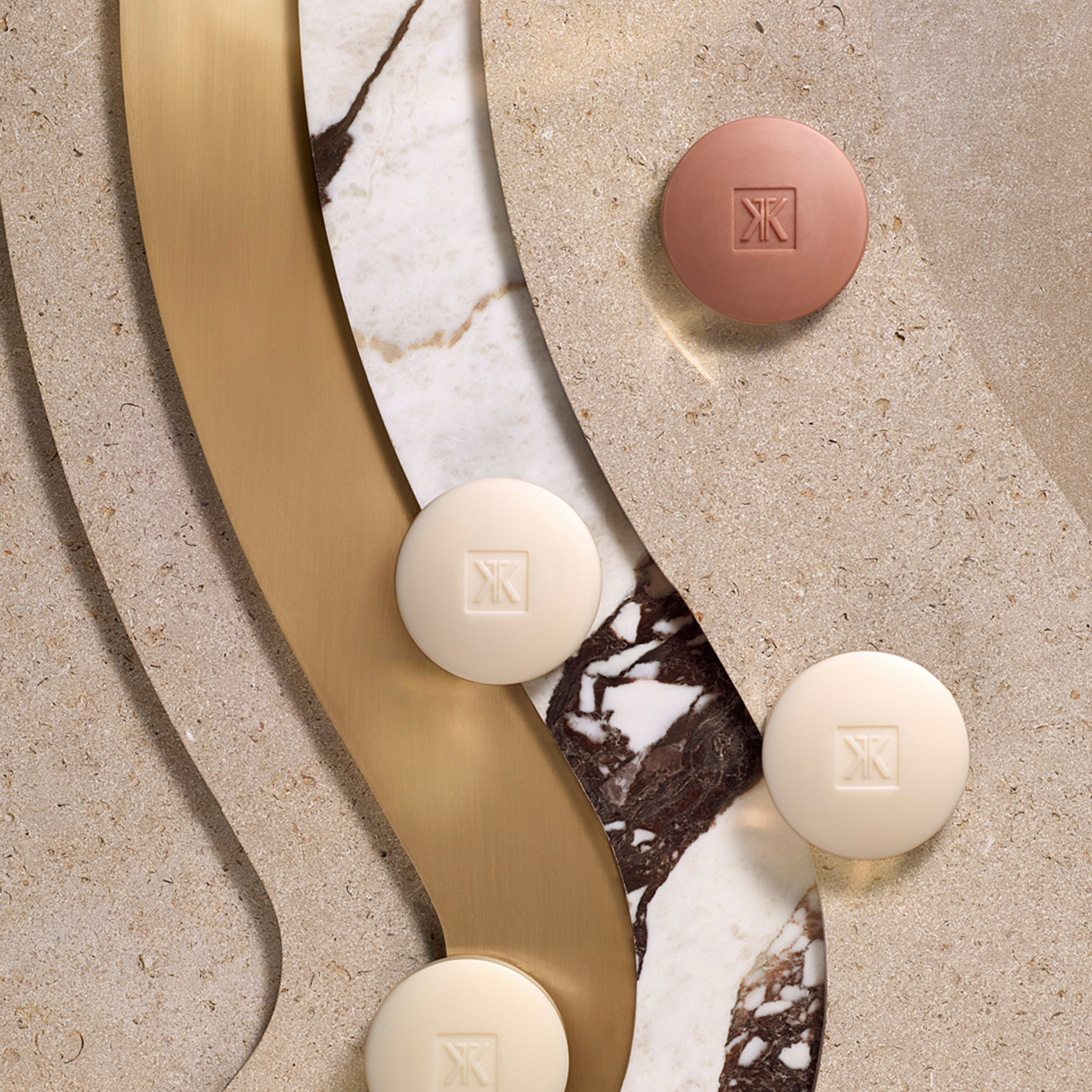 3700559615904-3700559617014-3700559617021-3700559617038-3700559617083_MAISON-FRANCIS-KURKDJIAN-Soap-Christmas-Edition-Enhanced-Content