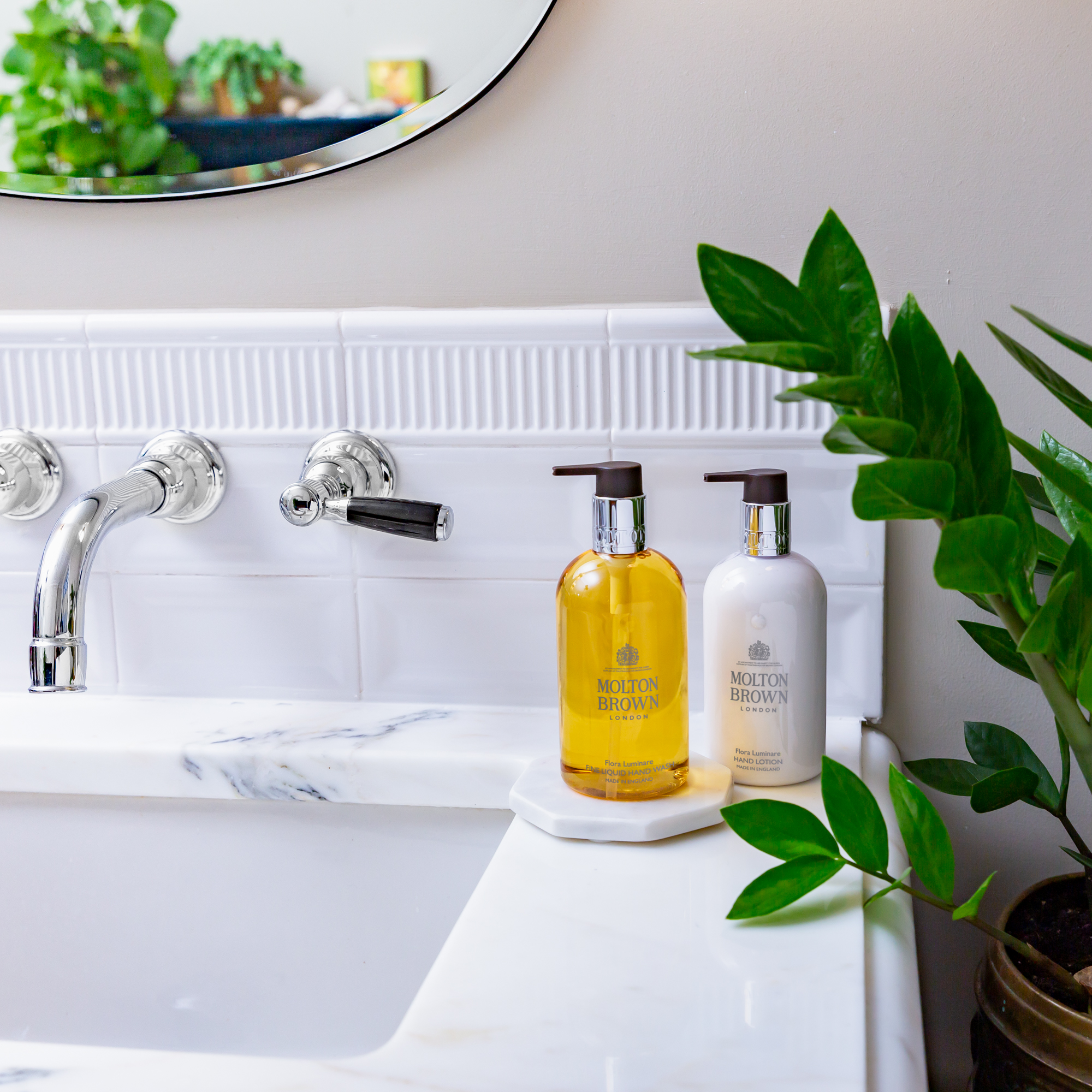 Molton Brown Flora Luminare Fine Liquid Hand Wash