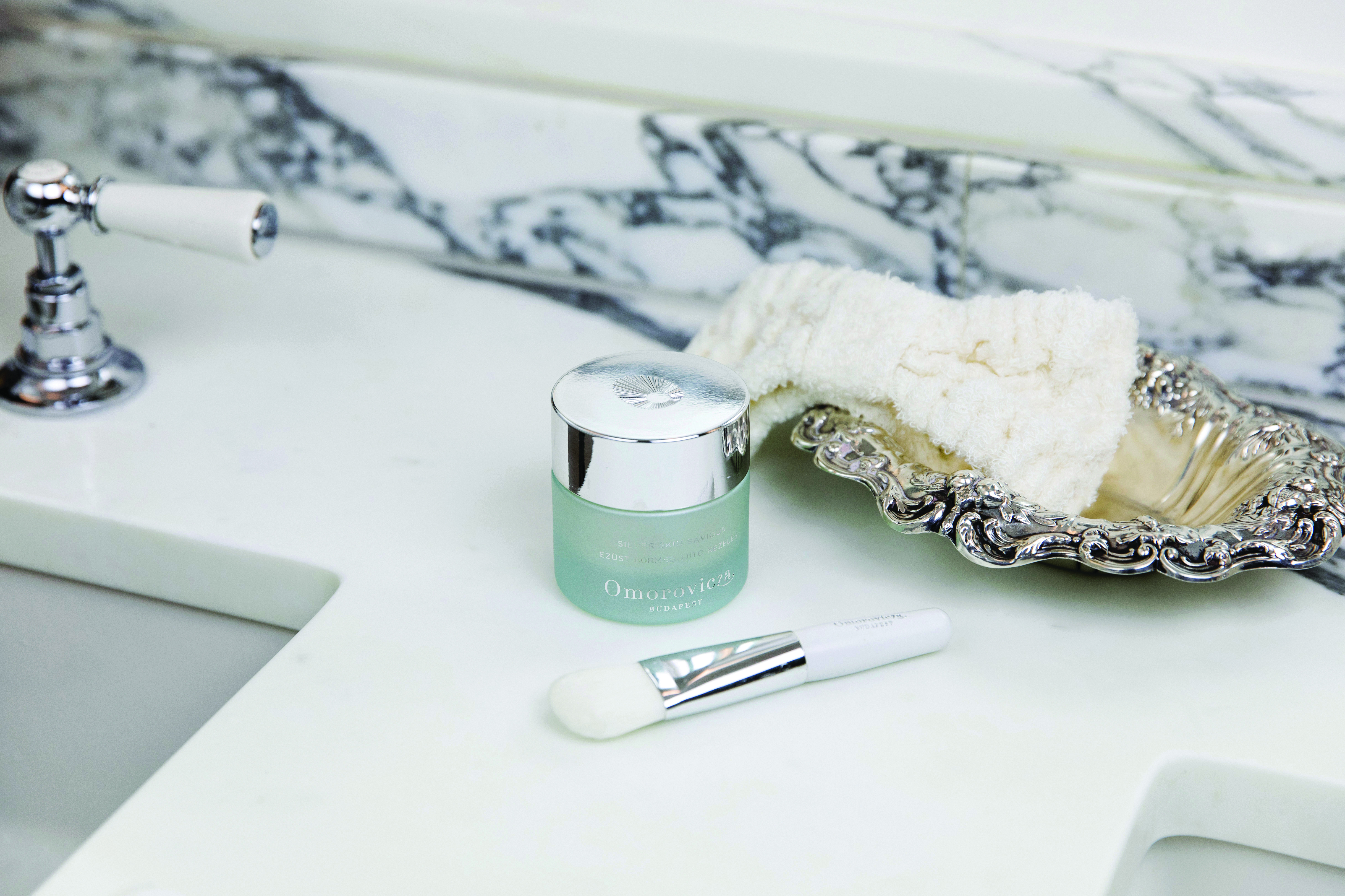 Silver-Skin-Saviour-Lifestyle-Bathroom