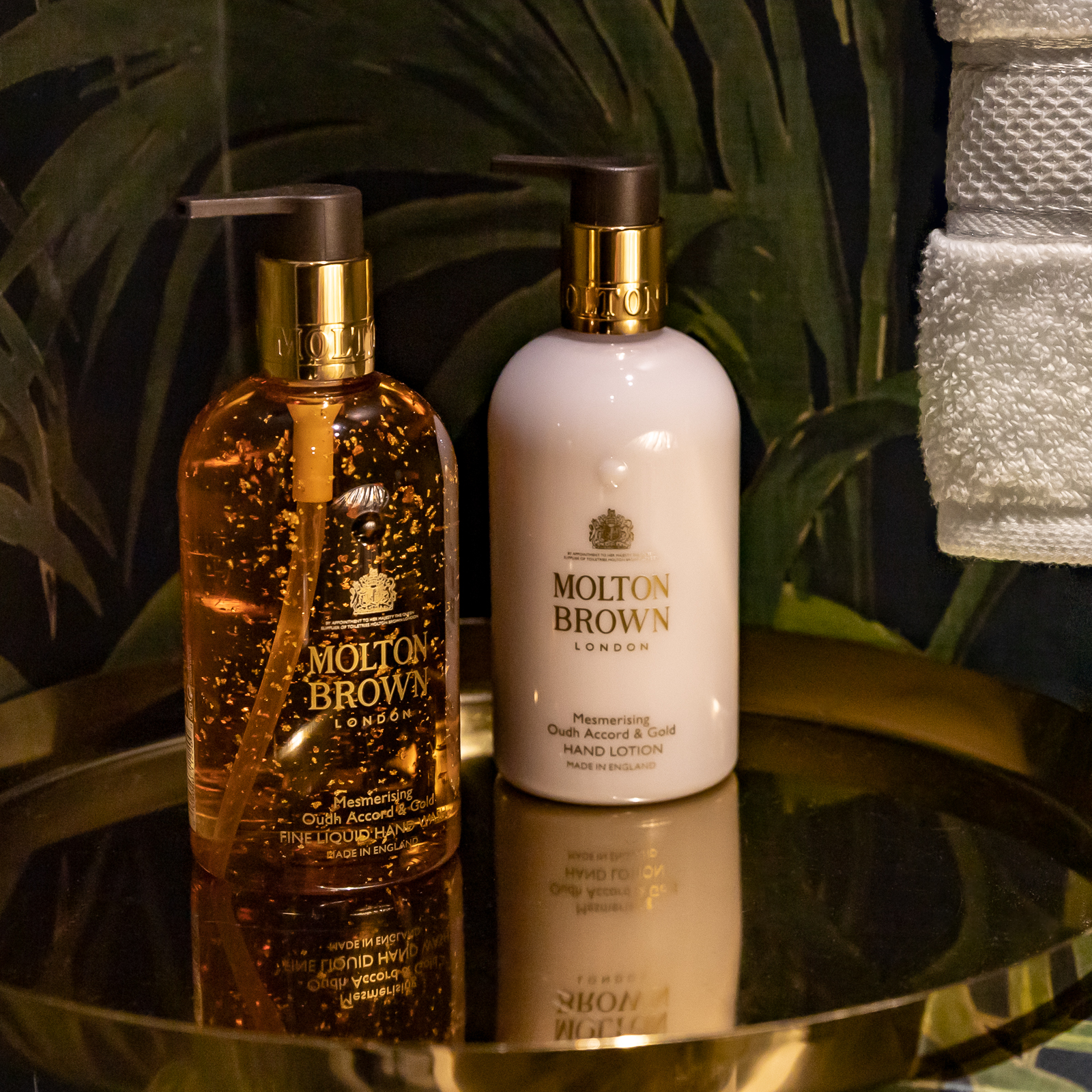 Molton Brown Mesmerising Oudh Accord & Gold Fine Liquid Hand Wash
